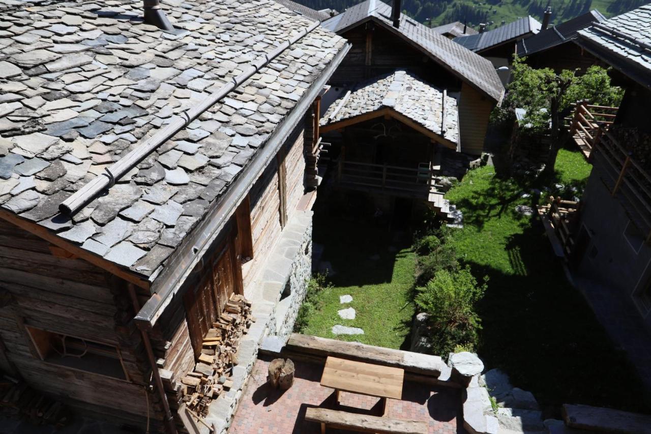 Les Granges De *
